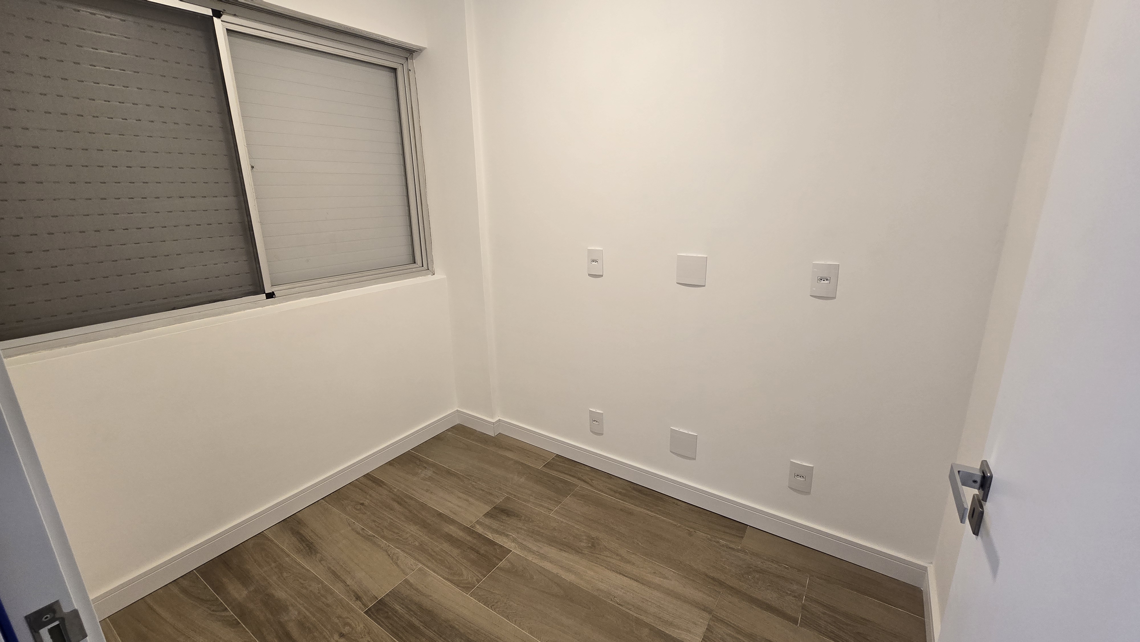 Apartamento para locação totalmente reformado e semi mobiliado no Centro - Florianópolis, SC.